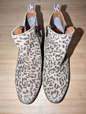 ☘️ Lucky Brand Lock Basel Animal Print Ankle Boots US 7.5